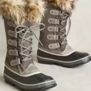Sorel Joan of Arctic Waterproof Snow Boots - Women's Size 8 - Fur Trim - Winter